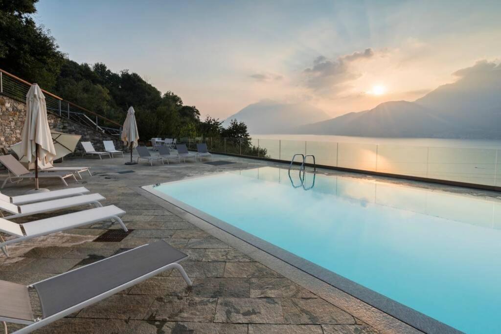 Magic Lake View With Beautiful Pool Area Белано Екстериор снимка
