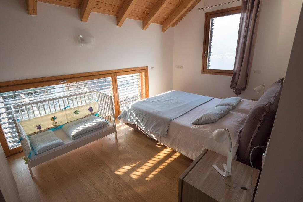 Magic Lake View With Beautiful Pool Area Белано Екстериор снимка